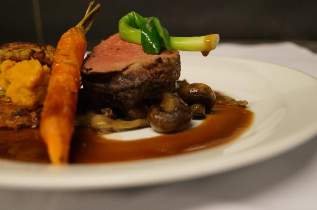 Gammelrøj Herregård laver den lækre bryllupsmiddag, efter dine ønsker