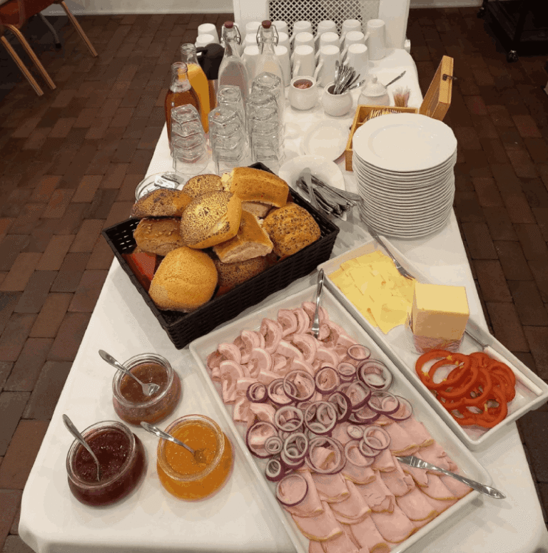 Morgenmad på Gammelrøj Herregård